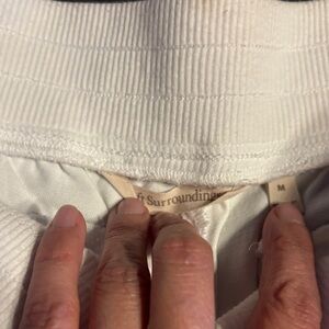 Soft Surroundings White Capris